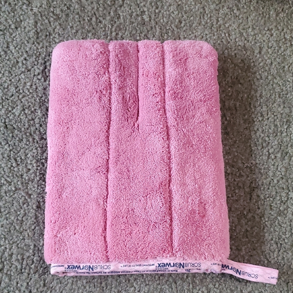 Norwex Soft Pink Cleaning Mitt